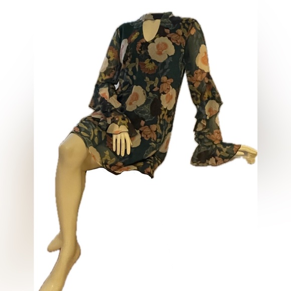 As U Wish Dresses & Skirts - As U Wish Green and Pink Floral A-Line Dress with Ruffled Sleeves